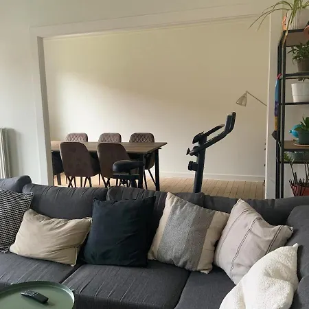Cph Walk To Near Metro & Airport *